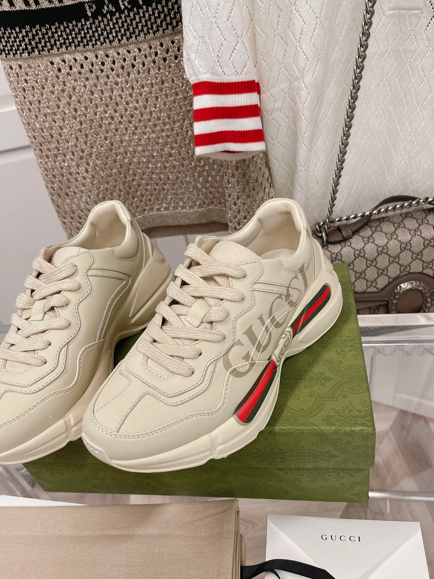 👟👟Ex-factory price 480👟👟 Women's shoes, women's clothing, women's shoes, women's clothing, women's shoes, women's clothing, upgraded version 2022 Gucci Gucci top version couples' dad shoes series is new! 🖤 ⚠GG couple’s dad shoes have been popular in recent years; new colors are updated constantly; Gucci has updated new colors in 2022, and our home and counters have new ones at the same time. This classic dad shoe has celebrities and Internet celebrities Anchors and others are sure to plant grass and call ❤ Classic fashion style, distressed leather surface, 5D drawing printing; mixed surface splicing colors, etc... Original customization (off-white eco-friendly cowhide, first layer of cowhide inside), original outsole... Shiny colorful drawings embellish the sides of the shoe body, old color rubbing, package production technology, 1:1 creation / only to make the best shoes. Size: Women’s 35-45